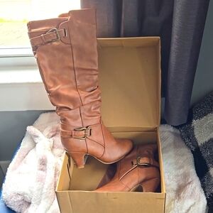 Woman's Brown leather knee high boots